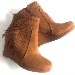 Excellent Condition!! Fringe Ankle Boots
